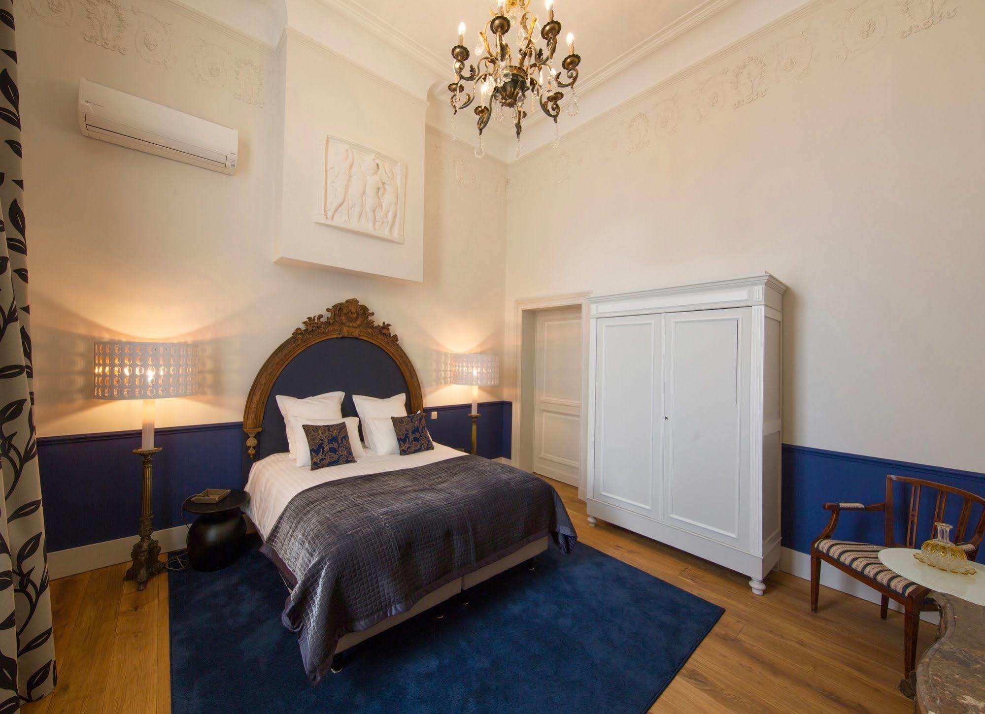 Louise Sur Cour Bed & Breakfast Saint-Gilles Ngoại thất bức ảnh
