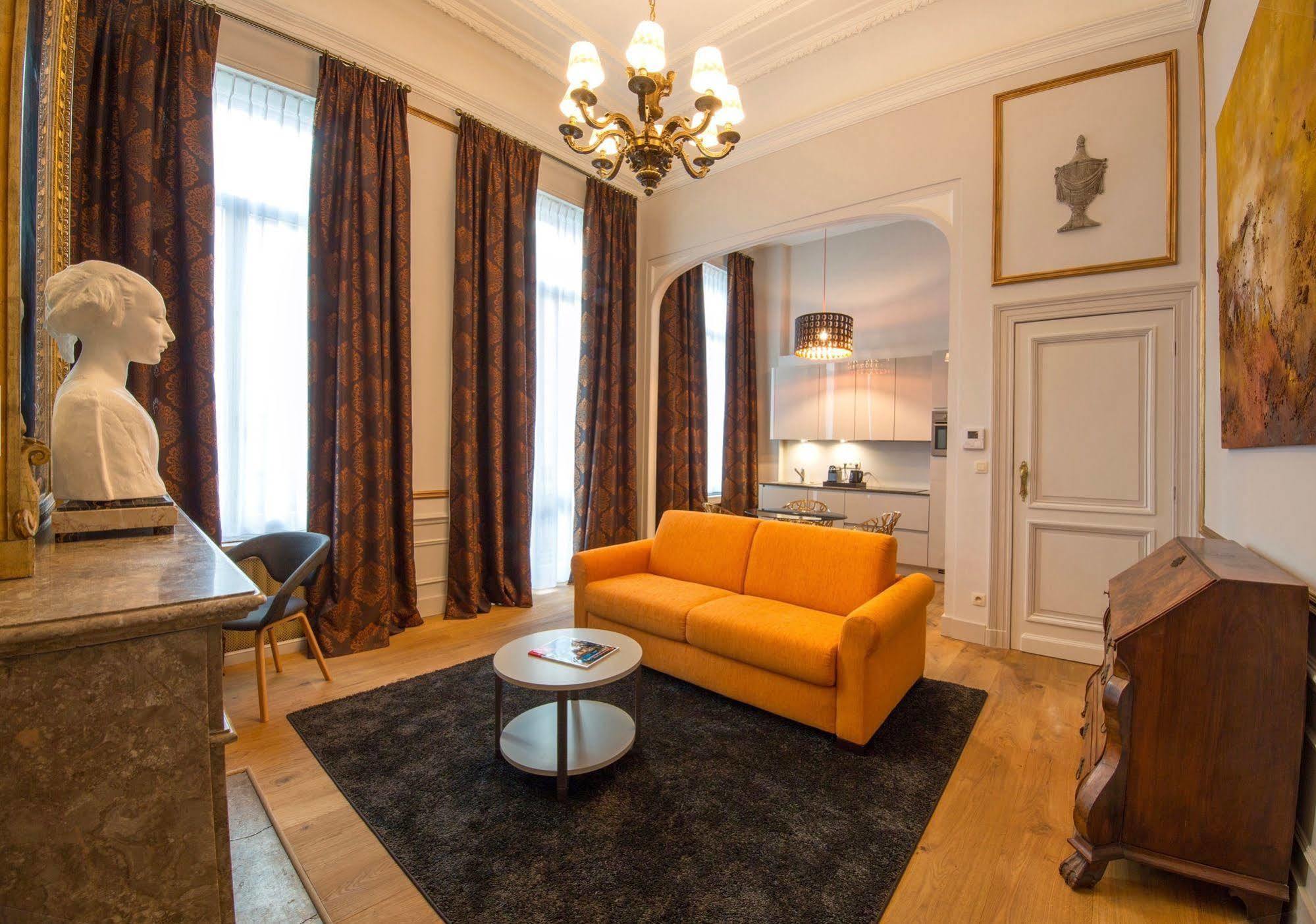 Louise Sur Cour Bed & Breakfast Saint-Gilles Ngoại thất bức ảnh