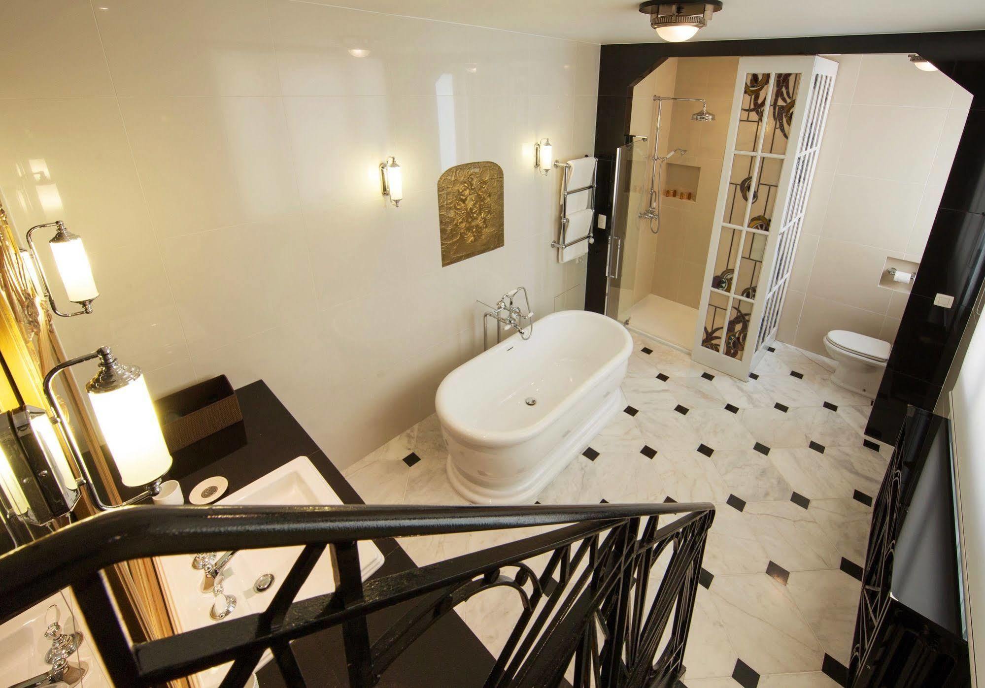 Louise Sur Cour Bed & Breakfast Saint-Gilles Ngoại thất bức ảnh