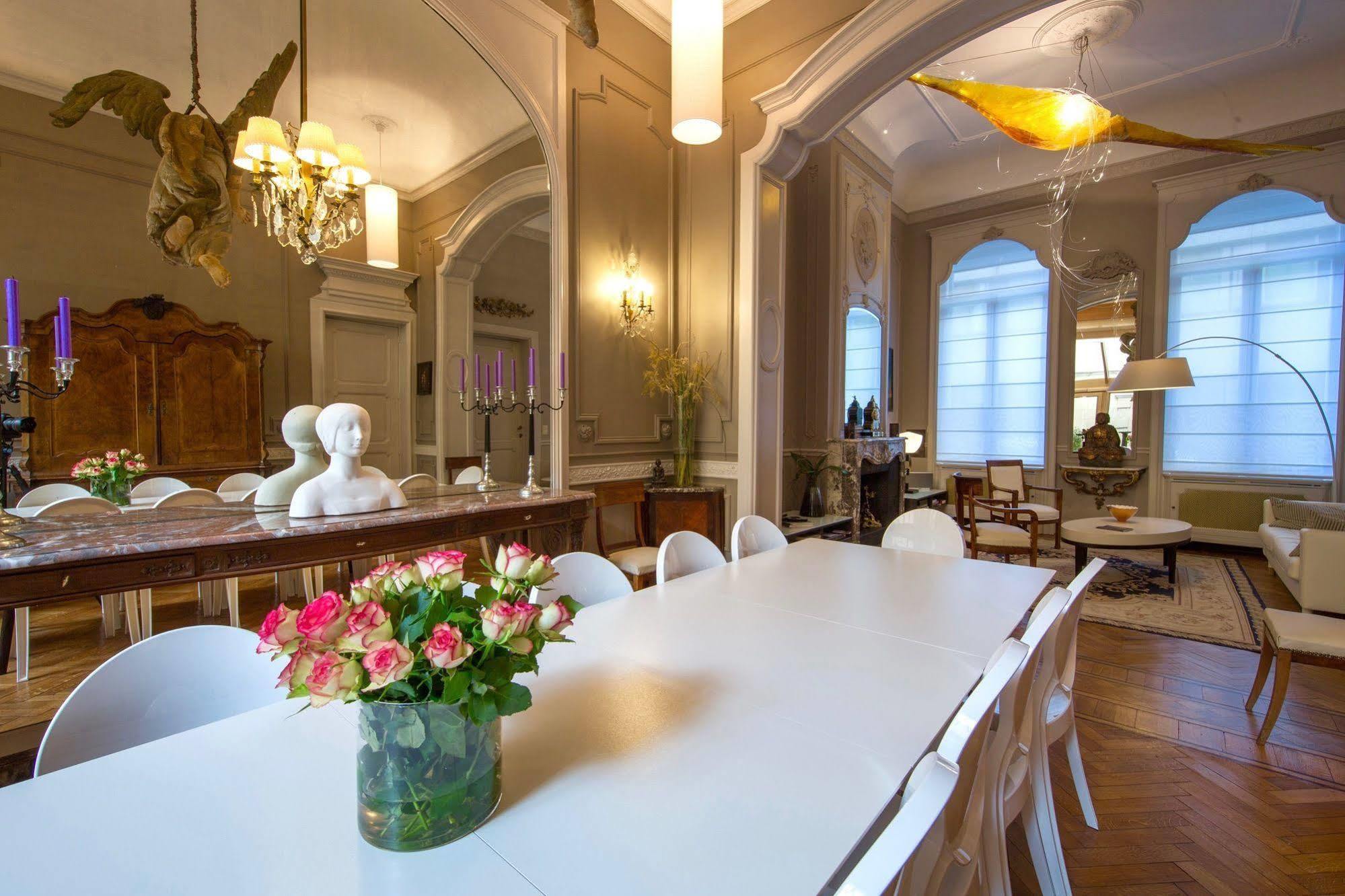 Louise Sur Cour Bed & Breakfast Saint-Gilles Ngoại thất bức ảnh