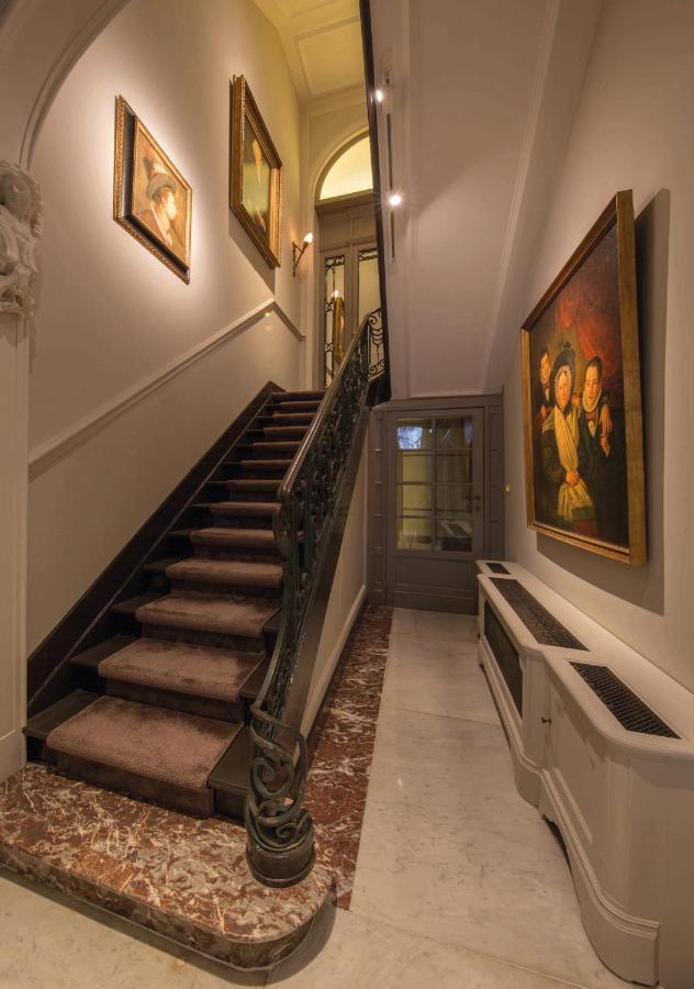 Louise Sur Cour Bed & Breakfast Saint-Gilles Ngoại thất bức ảnh